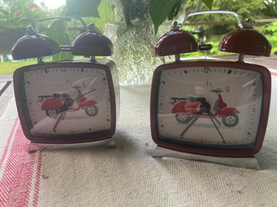 VESPA pöytäkellot