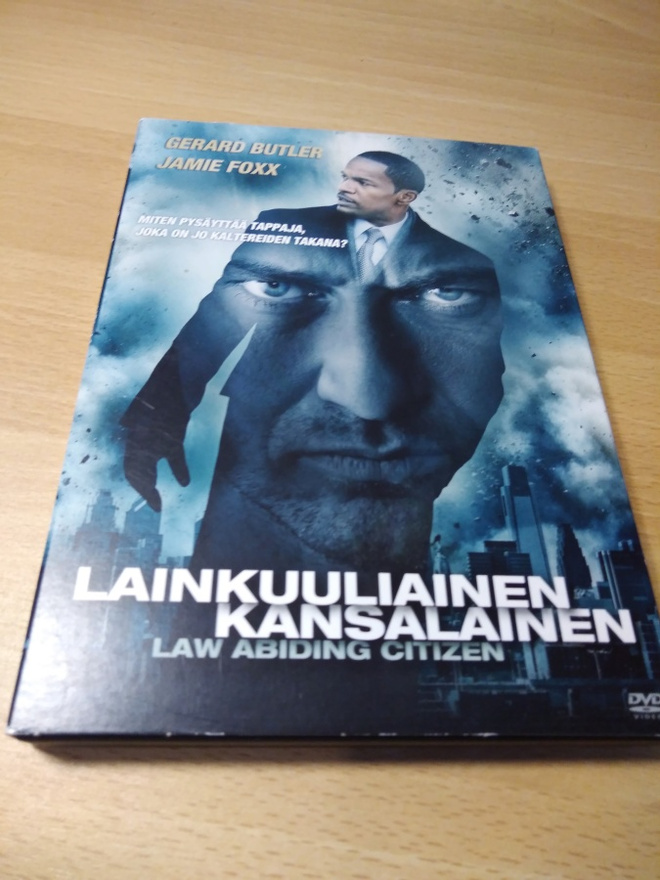 LAINKUULIAINEN KANSALAINEN       DVD            futurefilm