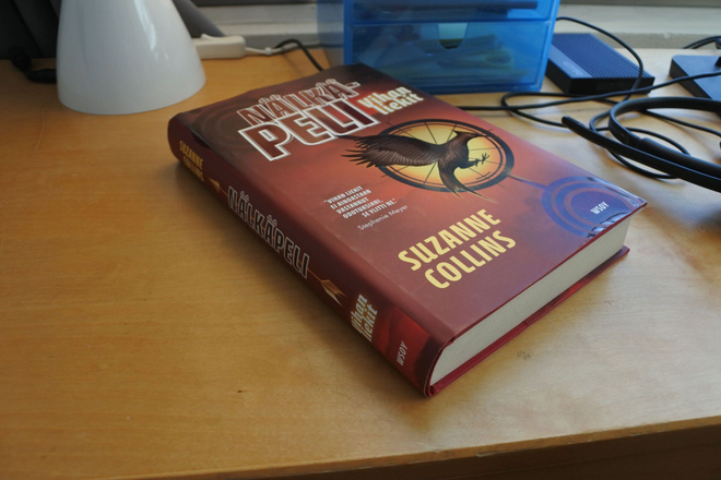 Suzanne Collins: Nälkäpeli Vihan liekit, sidottu, hyvä