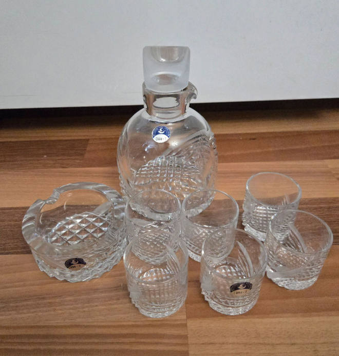 Venäläinen vintage-kristallisetti, Djatkovo