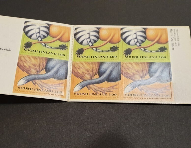 //  postimerkkivihko V43 hännät  **, kannet mukana