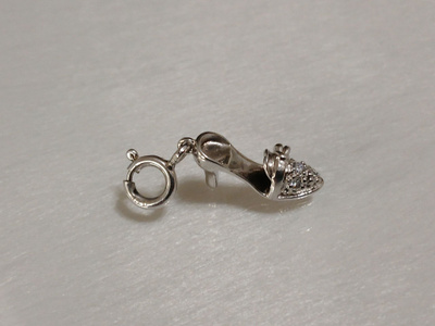 Design Hopeinen riipus, korkokenkä charms riipusHela 925