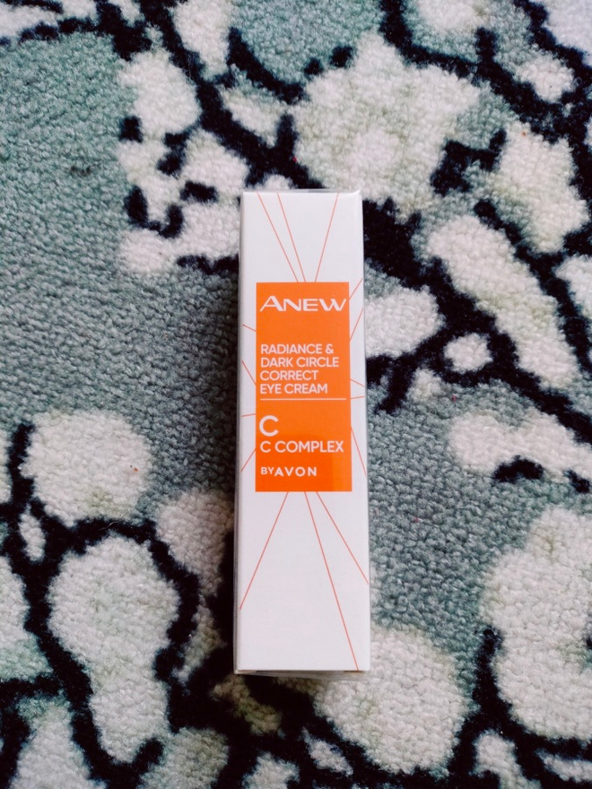 ~Avon Anew Vitamin C -kirkastava silmänympärysvoide~