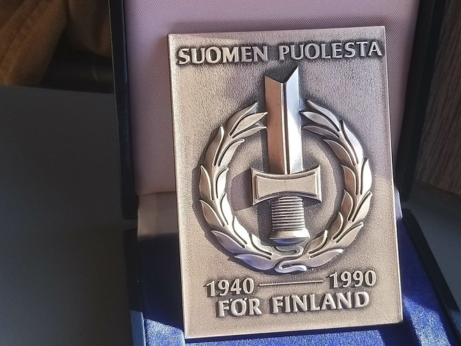 Kunniamerkki, Hopeavärinen, Alkuperäinen  laatikko