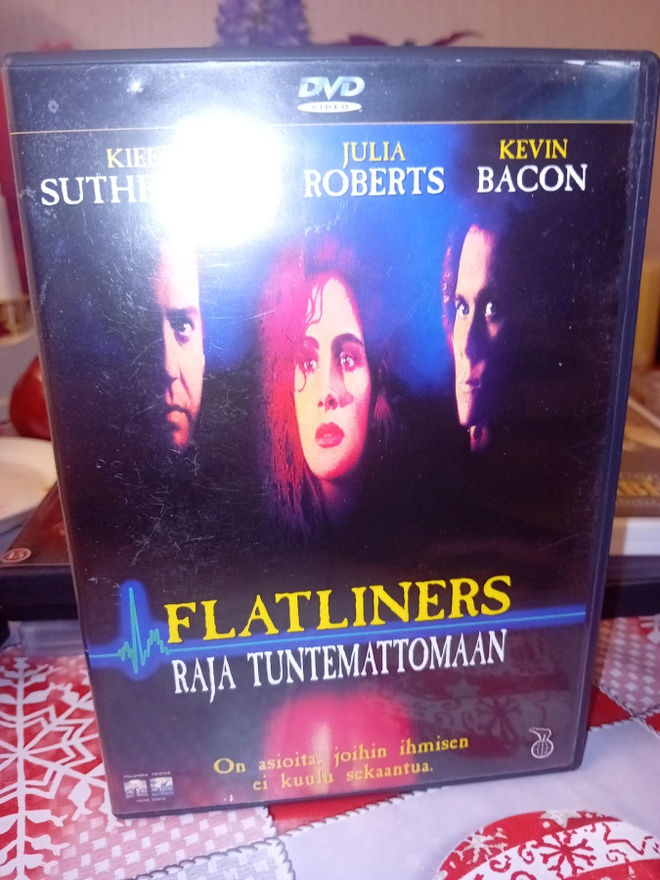 DVD Flatliners - Raja tuntemattomaan ( SIS POSTIKULU  )