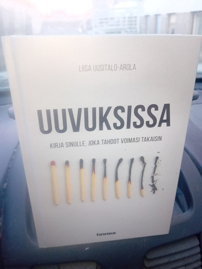 Uusitalo-Arola : Uuvuksissa ( SIS POSTIKULU  )