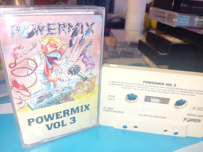C-kasetti POWERMIX VOL 3 ( SIS POSTIKULU  )
