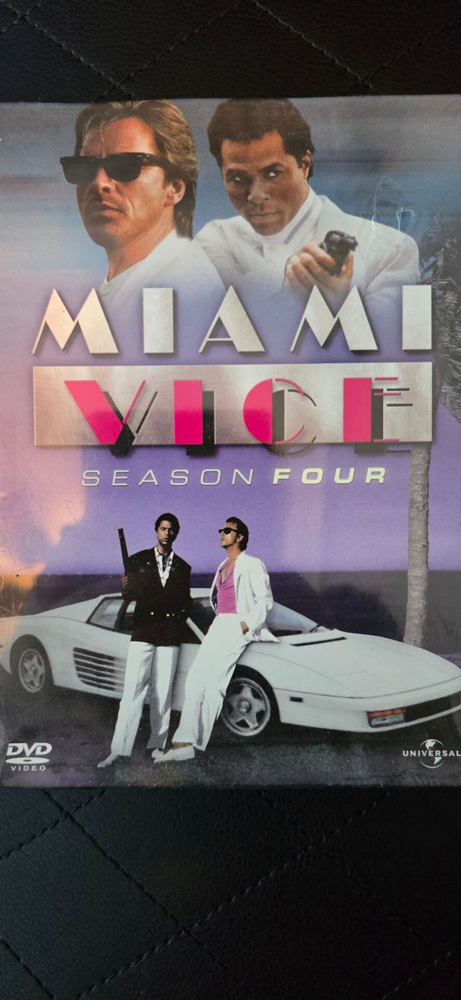 Miami Vice - 4. tuotantokausi (DVD) - AVAAMATON / MUOVEISSA