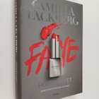 Camilla Läckberg : Hopeasiivet - pikkukuva 1