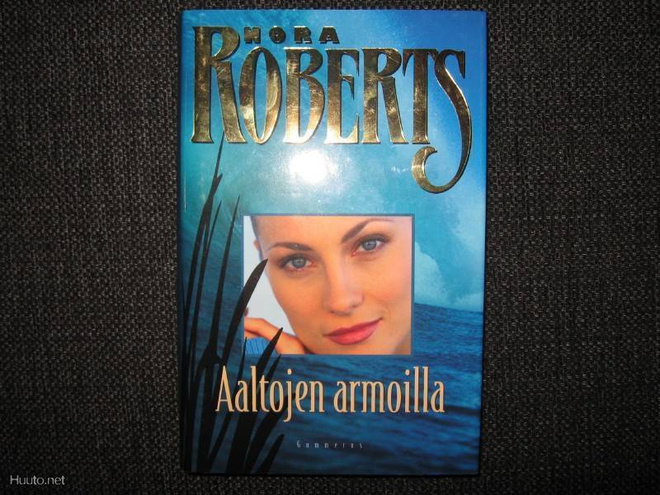 Nora Roberts*Aaltojen armoilla v.2003 2.P kirja