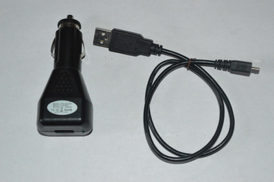 autolaturi + micro usb kaapeli mobiililaitteisiin