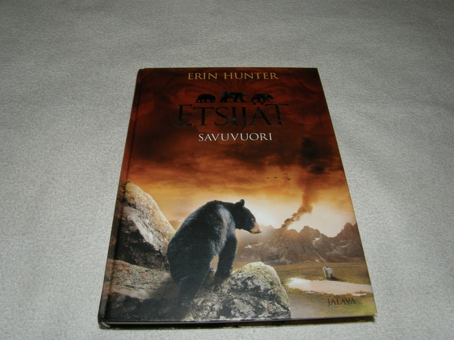 Erin Hunter Etsijät 3  Savuvuori  1.p -sid