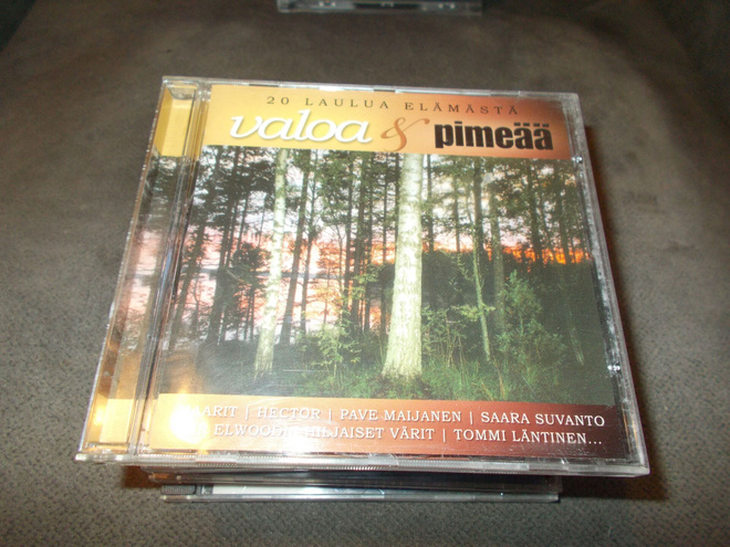 CD VALOA & PIMEÄÄ 20 LAULUA ELÄMÄSTÄ