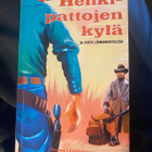 Reino Helismaa: Henkipattojen kylä - pikkukuva 1