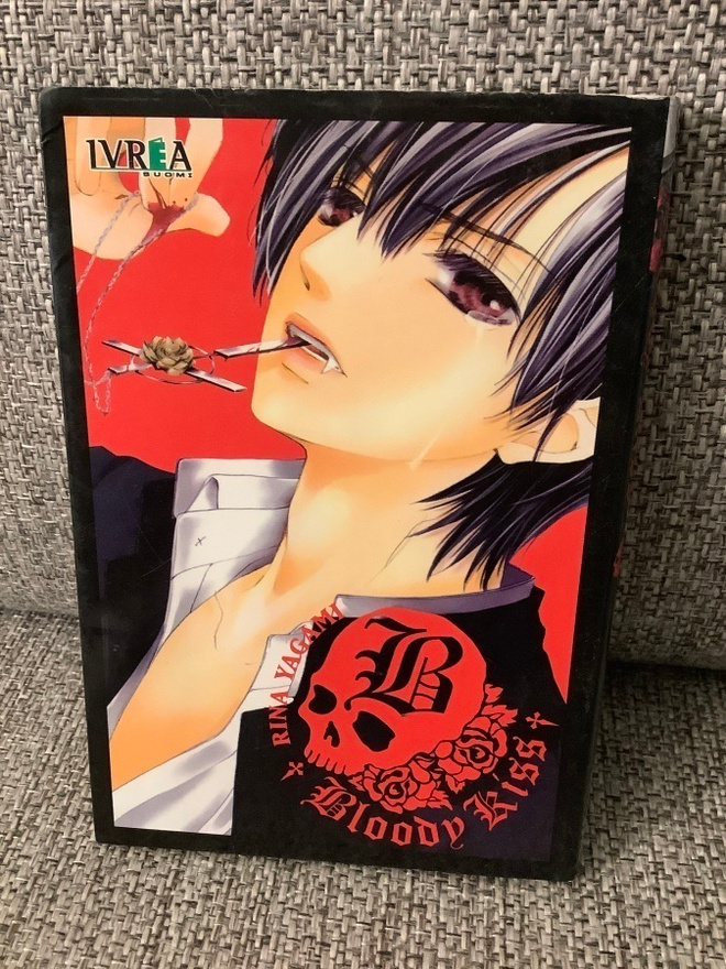 BLOODY KISS