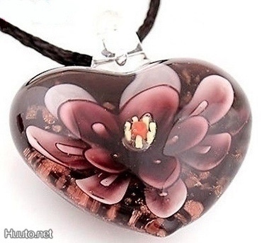 975 .. Murano Sydän Lampwork Taidelasi .. Kaulakoru