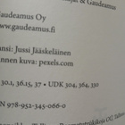 Juho Saari (ym) - Raskas perintö (nid.) - pikkukuva 3