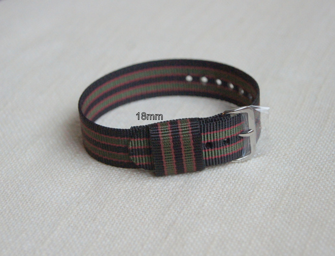 18mm RAF "James Bond" musta/oliivi/punainen ranneke