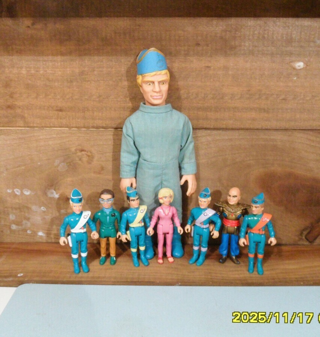 * HYVÄKUNTOISET 90-LUVUN THUNDERBIRDS FIGUURIT MATCHBOX *