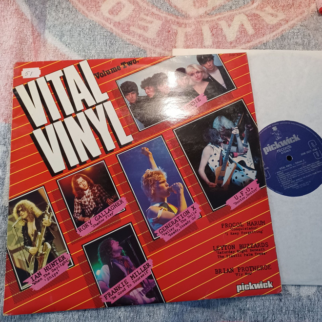 Eri es. : Vital vinyl Two (Blondie, Procol Harum...)