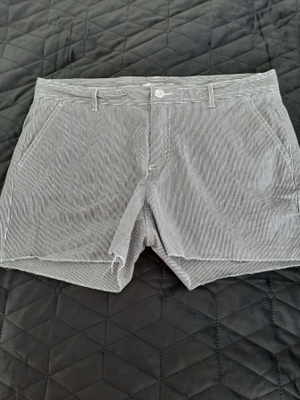 Shortsit koko 40