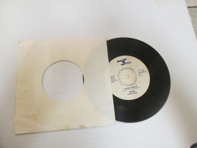 ROBIN ; laulu sulle / hollolan lola : ( sov, VESA LATTUNEN )
