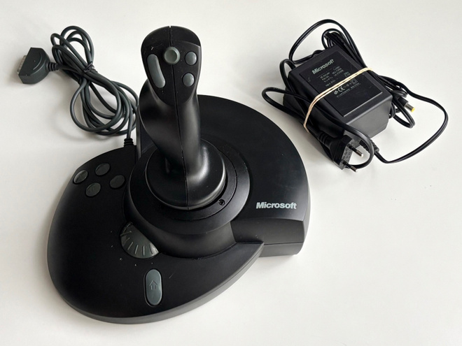 Microsoft Sidewinder Force Feedback Pro -joystick