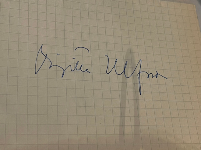 Birgitta Ulfsson nimikirjoitus paperilla