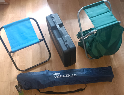 Retkikaasugrilli Salkussa / Retkituolit 3kpl.