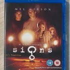 M. Night Shyamalan: SIGNS (2002) Mel Gibson, Joaquin Phoenix - pikkukuva 1