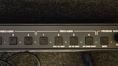 Extron MPS 112 kytkin (VGA/S-Video/Composite + audio)