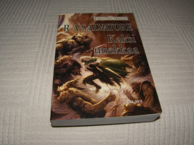 R. A Salvatore Kaksi miekkaa -nid