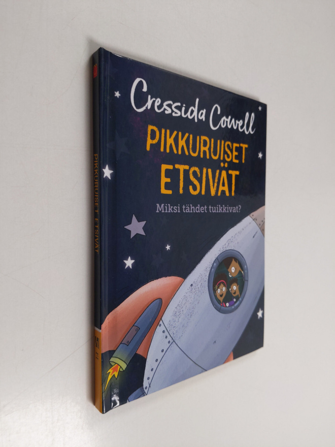 Cressida Cowell : Pikkuruiset etsivät : Miksi tähdet tuik...