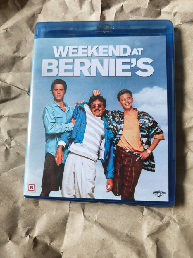 Blu-ray // Weekend at Bernie's (1989) - uusi -