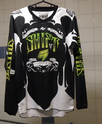 Shift Assault Jersey Youth Black/Green YXL tekn. paita UUSI