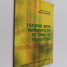 Michael Wakefield ym. : Leading with Authenticity in Time... - pikkukuva 1