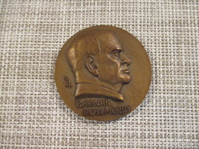Ragnar Hollmerus mitali 1956 / Gerda Qvist 1956.