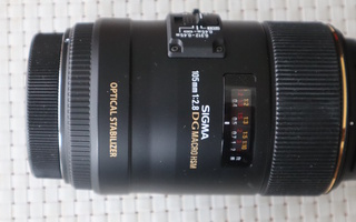 SIGMA 105 mm F 2.8 EX DG HSM MACRO  ( Canon )