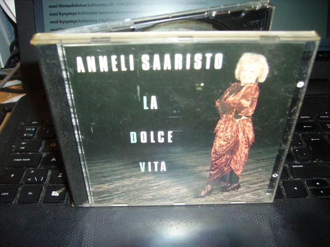 CD : Anneli Saaristo : La Dolce Vita ( sis. postikulun )