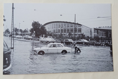 Helsinki, tulva Nordenskiöldinkadulla, Jäähalli, 1972, ei p