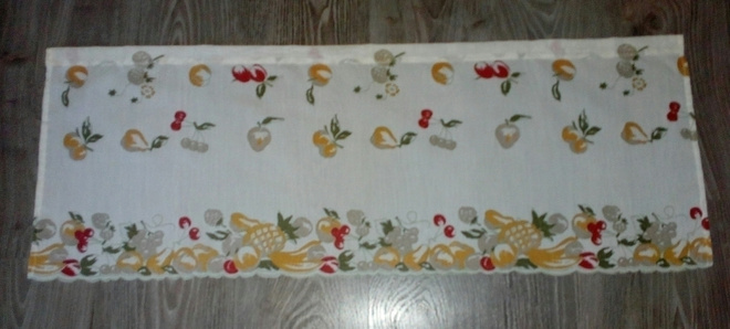 2 kpl pieniä verhokappoja 98x35cm