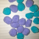 Vaaleansininen ja violetti pehmo pom pom palleroita - pikkukuva 2