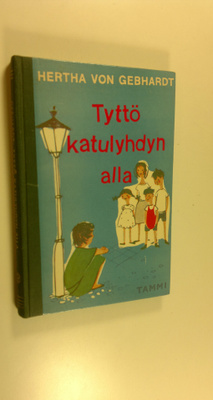 Hertha von Gebhardt : Tyttö katulyhdyn alla