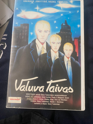 Valuva taivas (Liquid Sky, 1983) VHS HARVINAINEN
