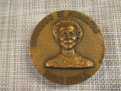 Helvi Sipiä mitali 1981 / Eila Hiltunen -81.
