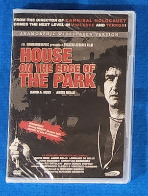 Talo puiston laidalla - House on the edge of the park (UUSI)