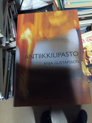 Anja Gustafsson Antiikkilipasto