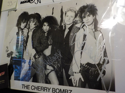 THE CHERRY BOMBZ PROMOKUVA KAHDELLA NIMMARILLA (W)