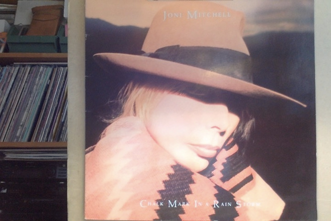 JONI MITCHELL:::CHALK MARK IN A RAIN STORM : VINYYLI LP 1988