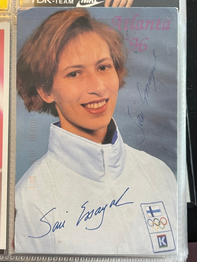 Sari Essayh - Atlantasta lähettämä kortti nimikirjoituksella